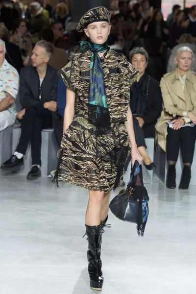 Look 33